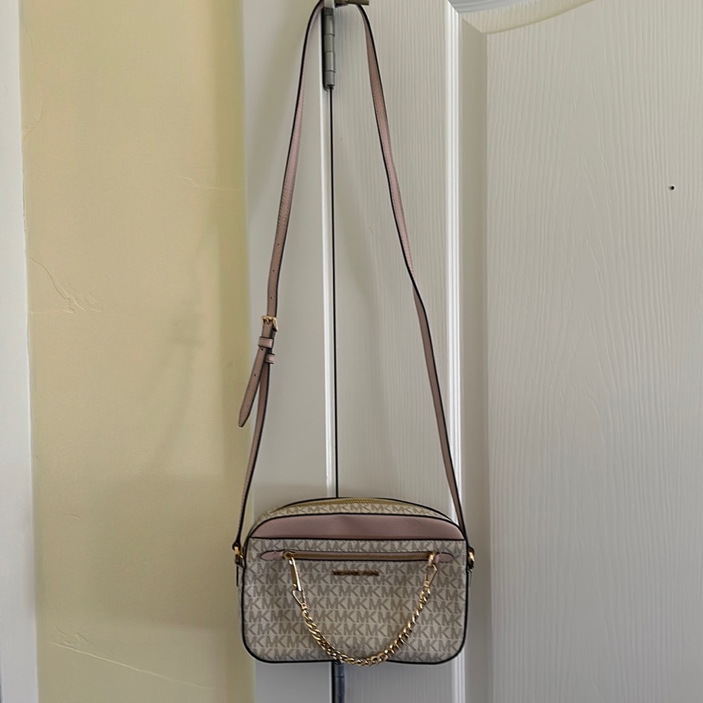 Michael Kors Jet Set Saffiano leather crossbody bag